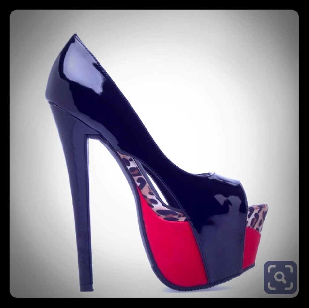 🦋NEW ITEM‼ SEXY RED/BLACK PUMPS